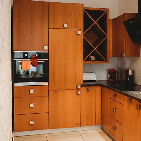 Fatcat Apartments-2